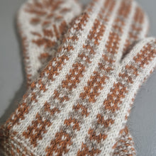 Lataa kuva Galleria-katseluun, Tarvikepaketti: Kukka-lapaset