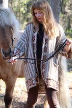 Lataa kuva Galleria-katseluun, Tarvikepaketti: Kainuun kukka - pitkä neulevillatakki