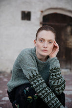 Lataa kuva Galleria-katseluun, Neulottu Kalevala 2