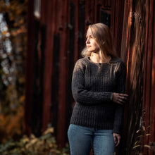 Lataa kuva Galleria-katseluun, Digineuleohje Luotolainen tikkuri matalla kauluksella