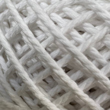 Lataa kuva Galleria-katseluun, Makrameekranssi Daalia- tarvikepaketti