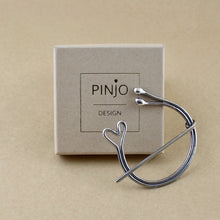 Lataa kuva Galleria-katseluun, Neuleystävä rintaneula