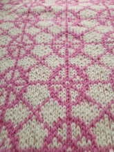 Lataa kuva Galleria-katseluun, Tarvikepaketti: Suunta-kirjoneulepaita
